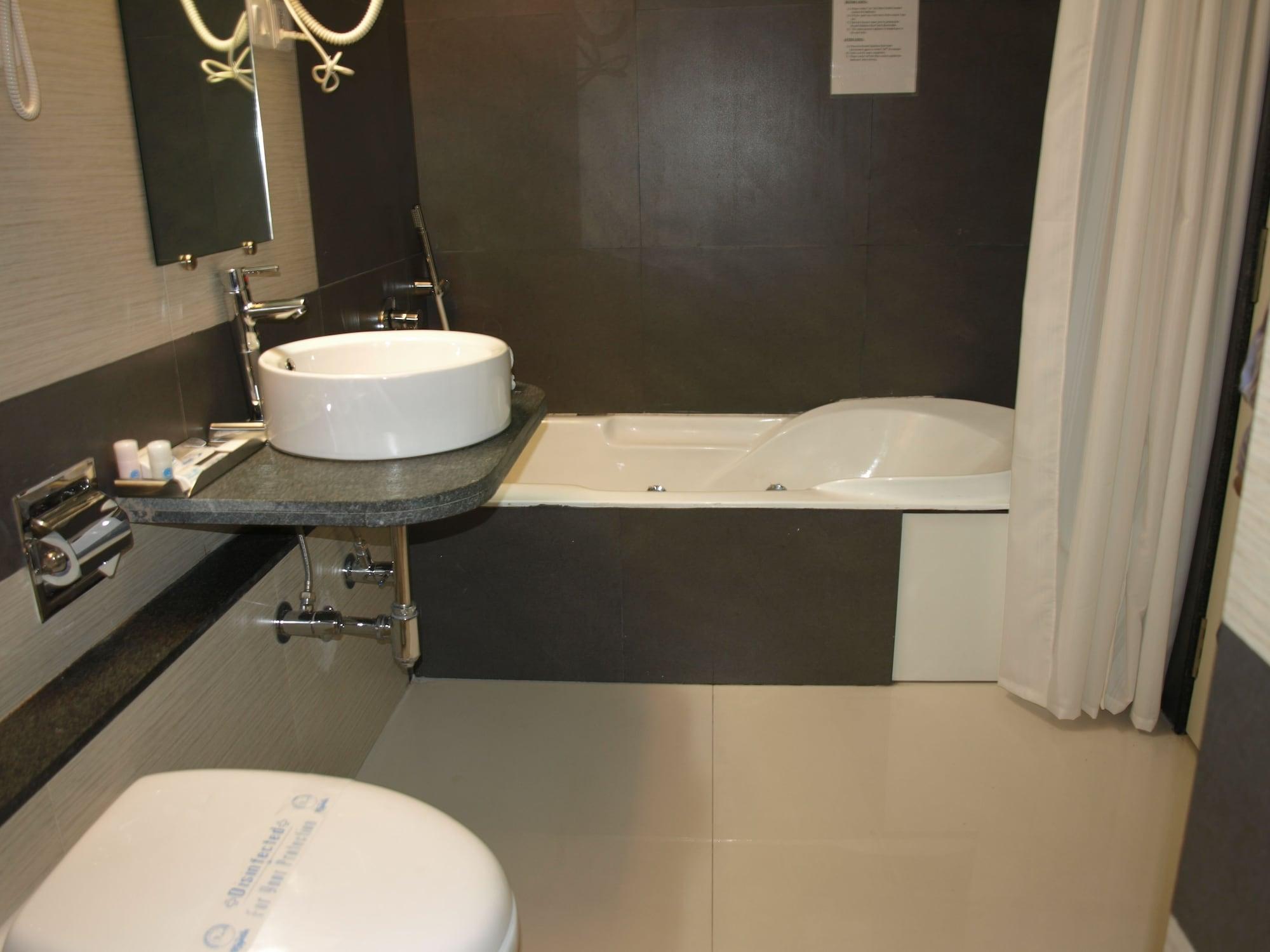 Kapila Business Hotel Pune Esterno foto