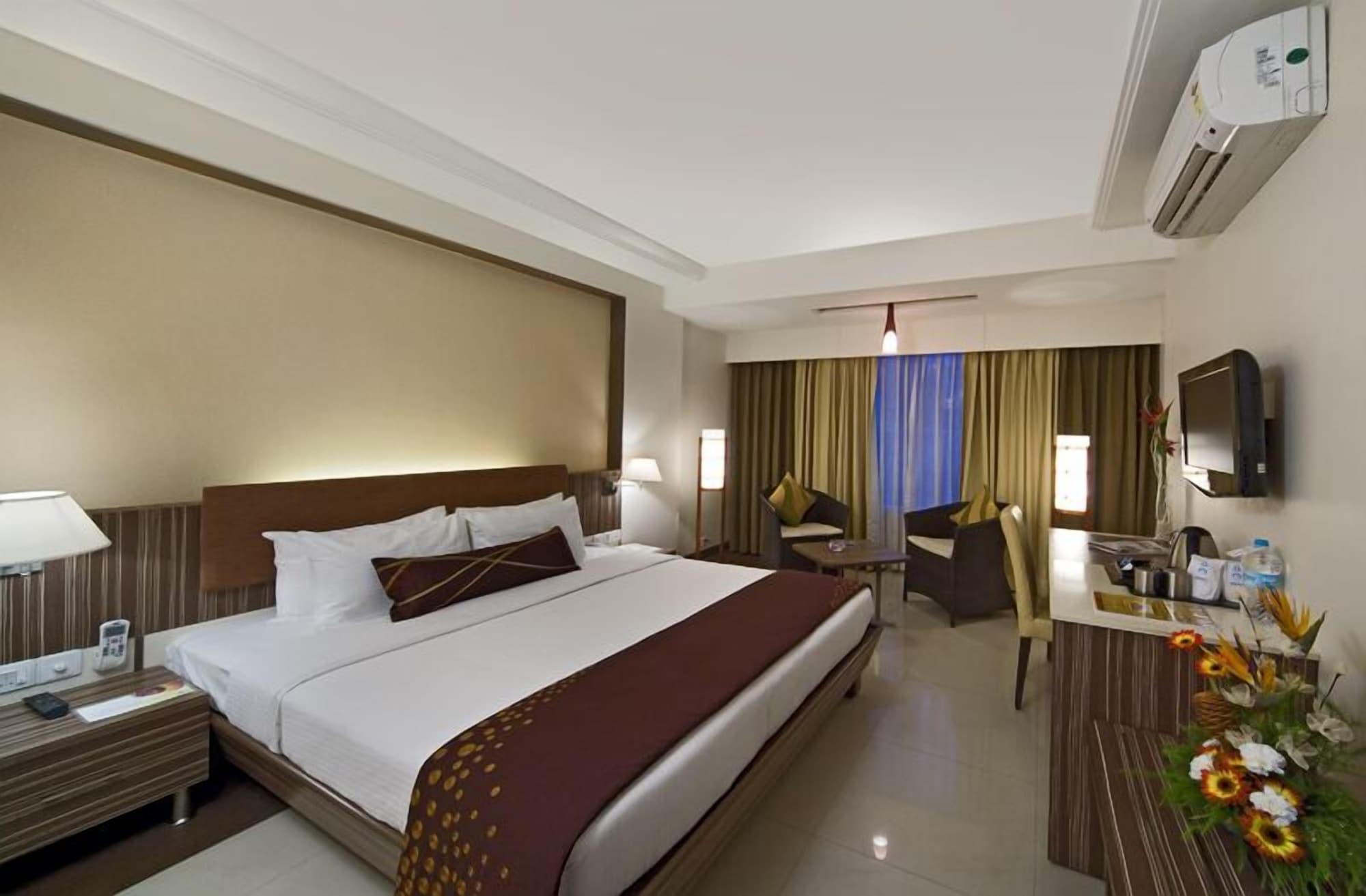 Kapila Business Hotel Pune Esterno foto