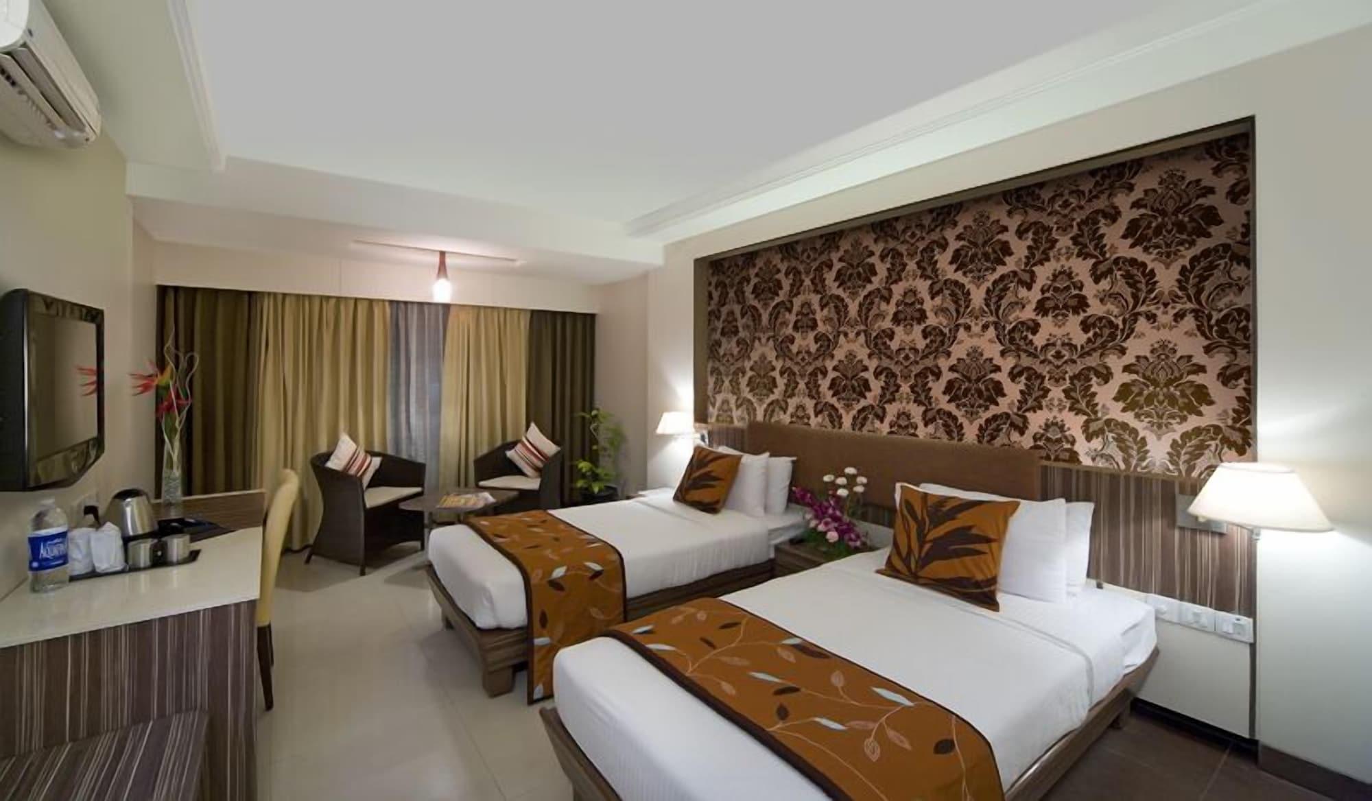 Kapila Business Hotel Pune Esterno foto