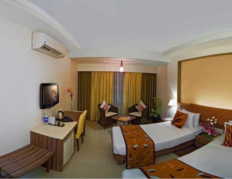 Kapila Business Hotel Pune Esterno foto