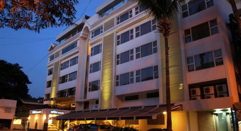 Kapila Business Hotel Pune Esterno foto