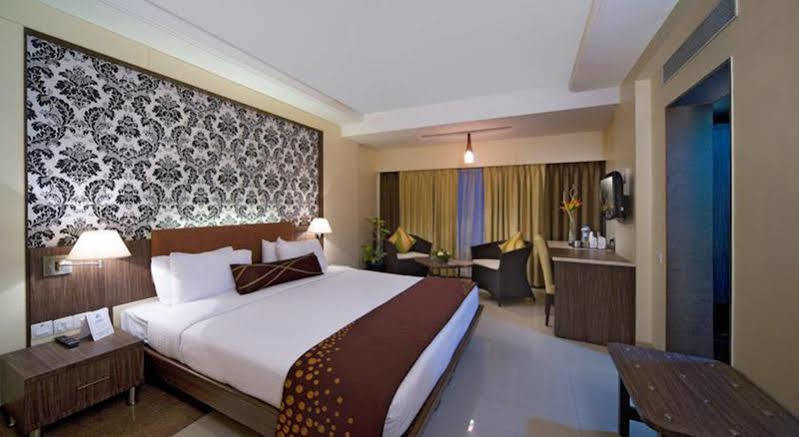 Kapila Business Hotel Pune Esterno foto